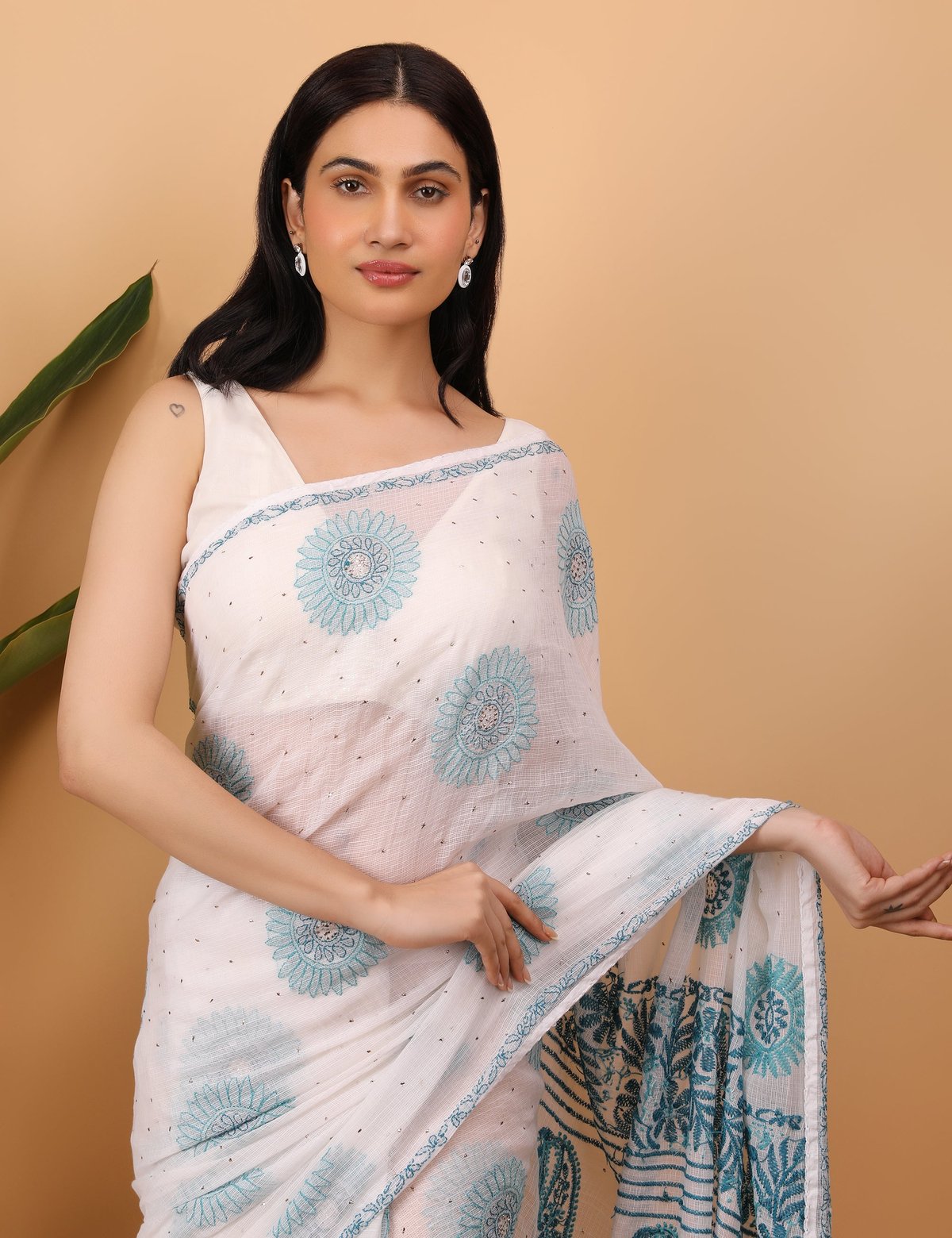 Shwet White Kota Cotton Chikankari Saree - Handcrafted Chikankari embroidery. Premium quality fabric.