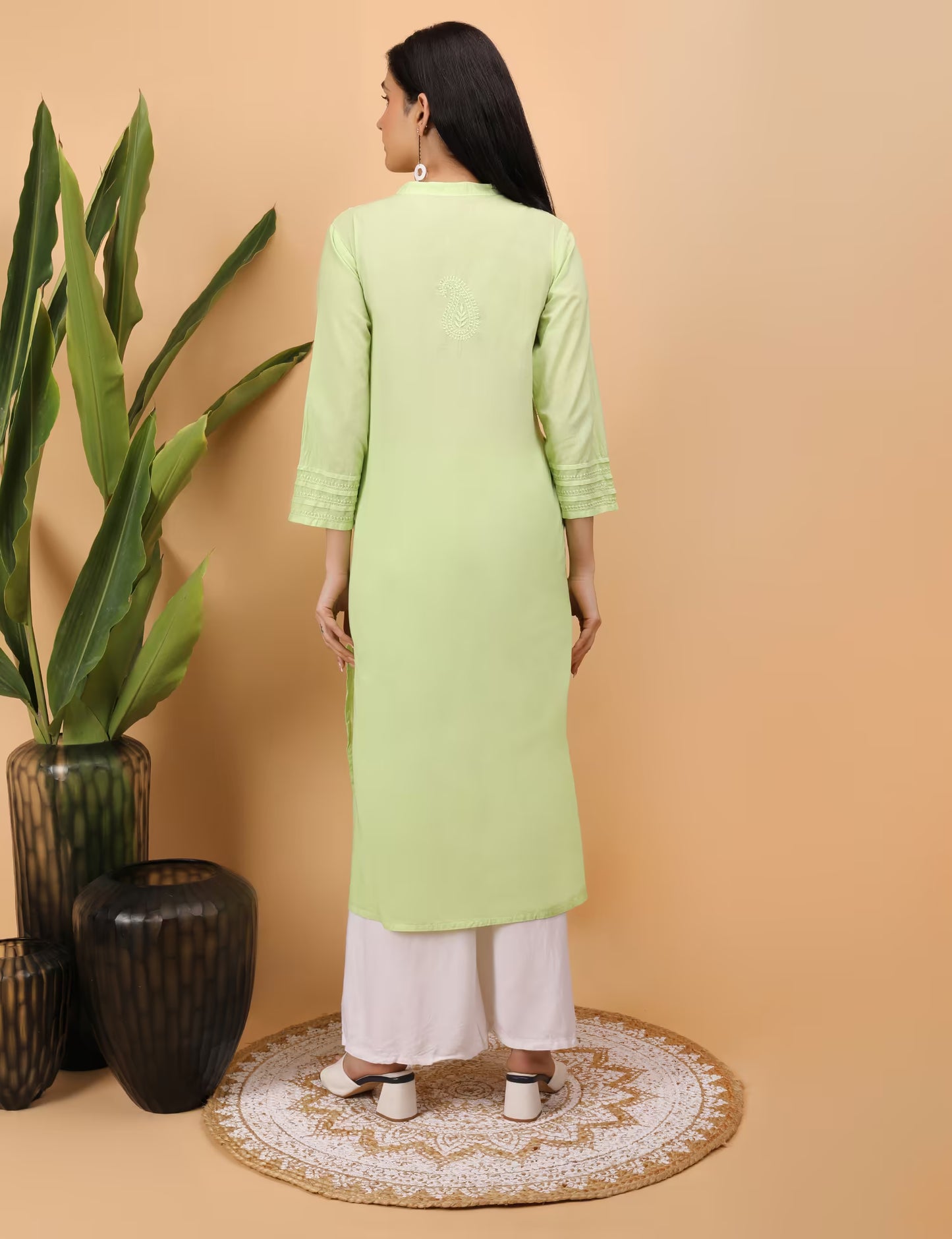Shwet Women Green Hand Embroidered Chikankari Pintex Kurta