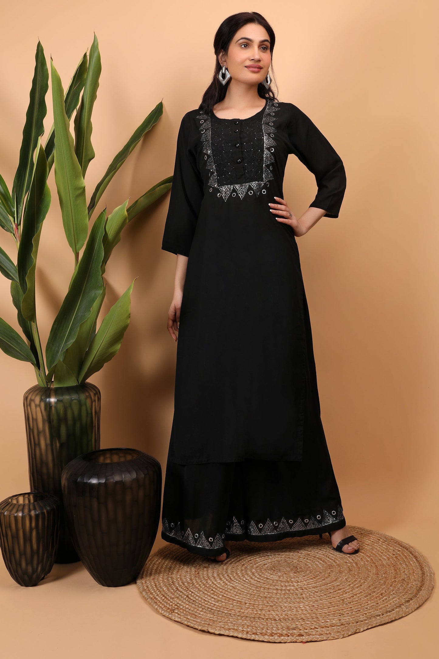 Shwet Women Hand Embroidered Chikankari Pink Viscose Saree