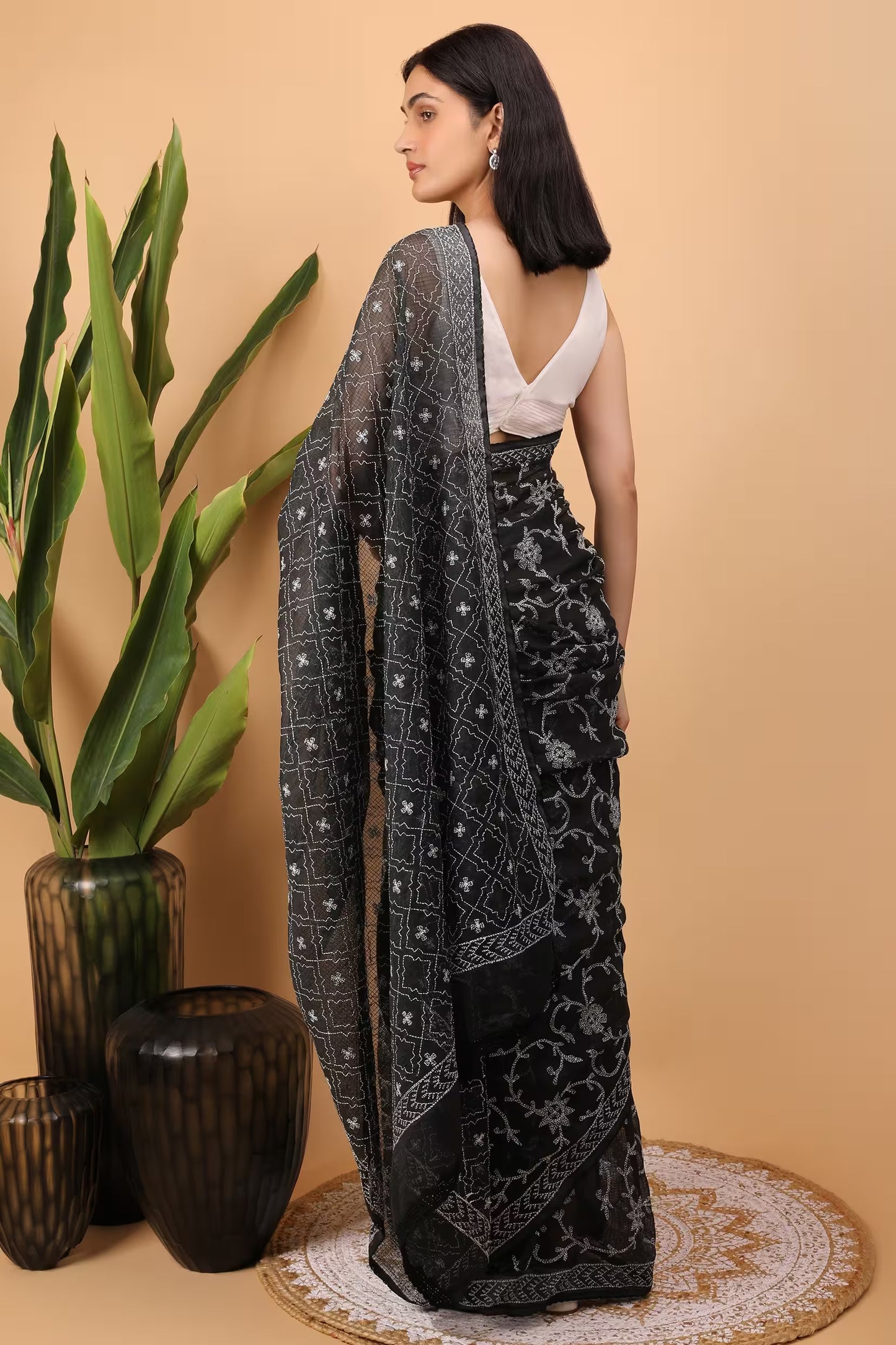 Shwet Women Black Hand Embroidered Kota Cotton Chikankari Saree