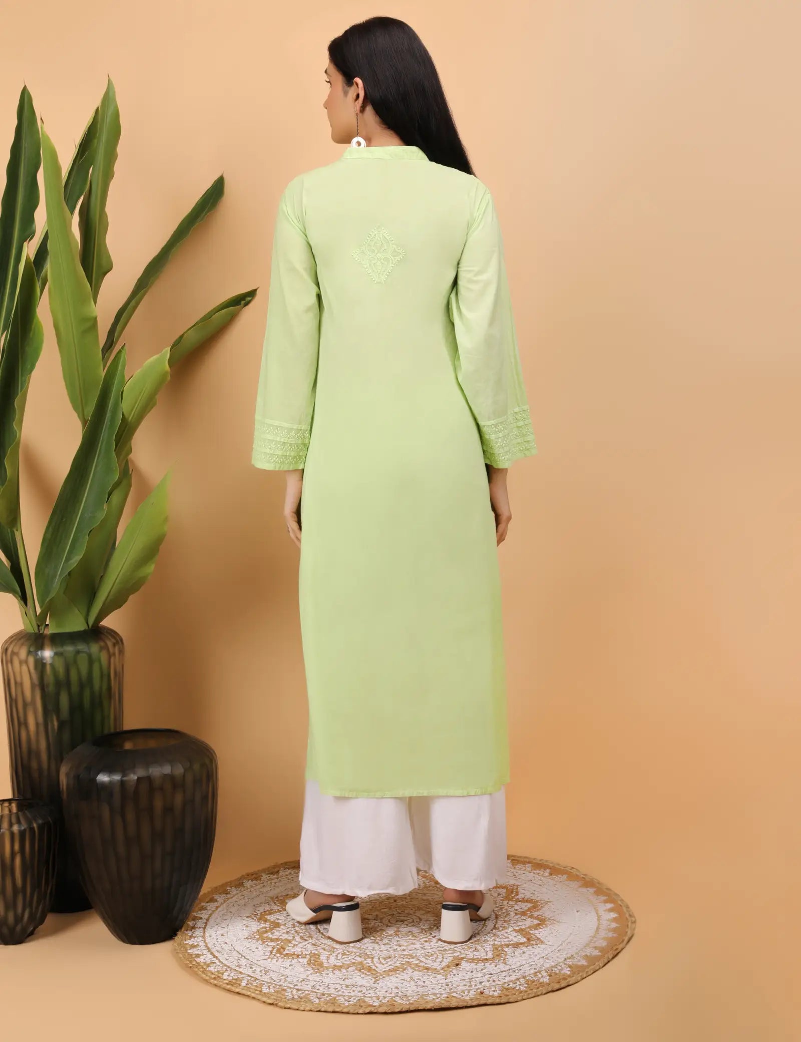 Shwet Artistry Shwet Women Green Chikankari Kurta - Premium Chikankari Collection