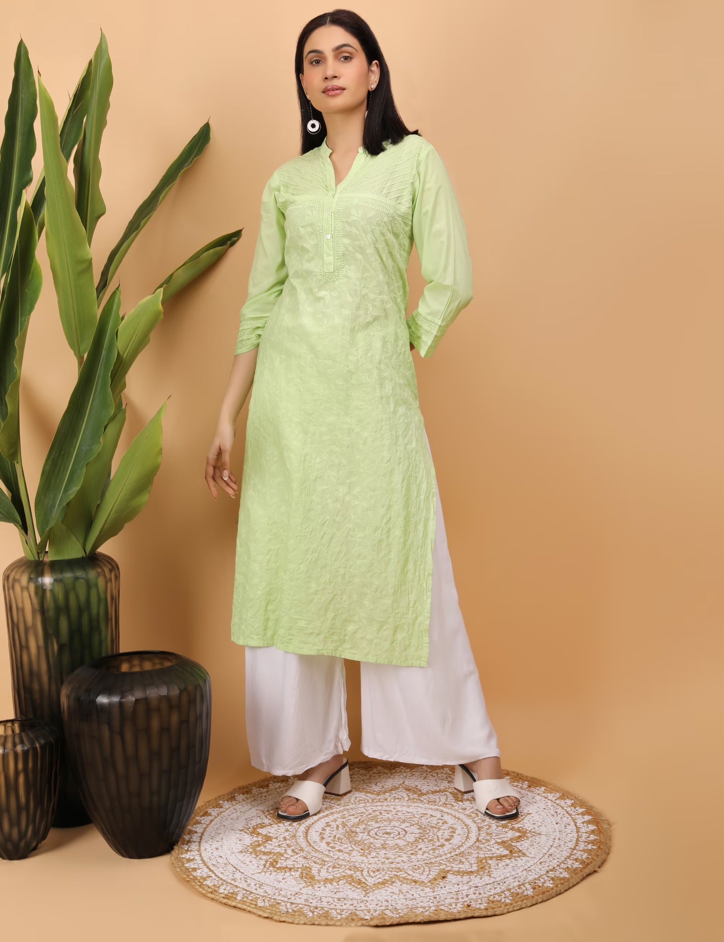 Shwet Women Green Hand Embroidered Chikankari Pintex Kurta