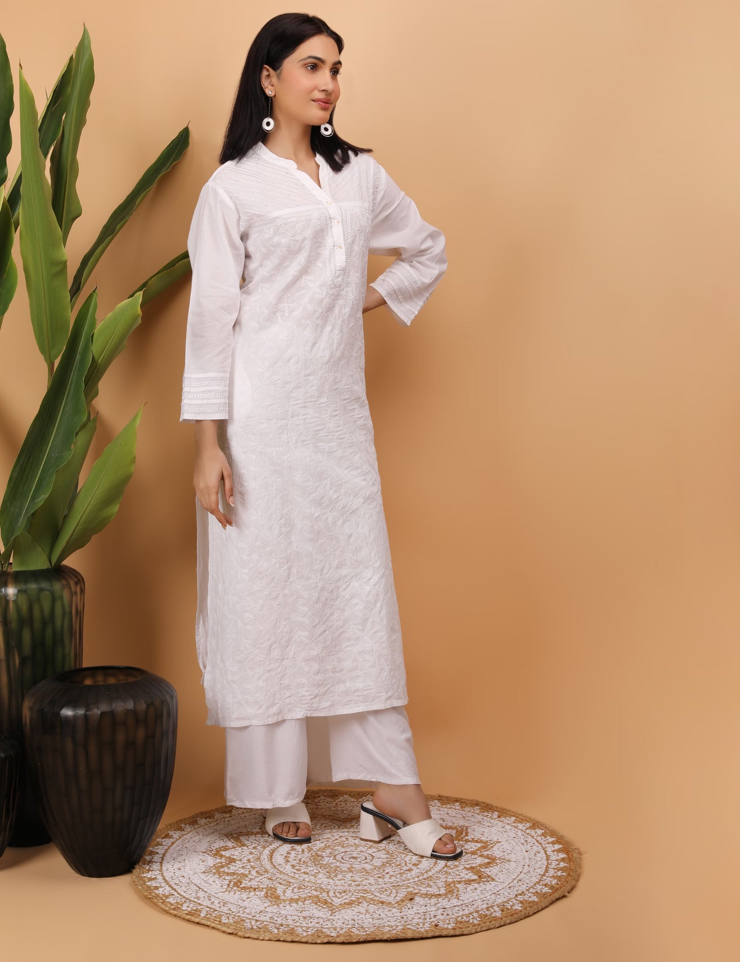 Shwet Women White Hand Embroidered Chikankari Pintex Kurta
