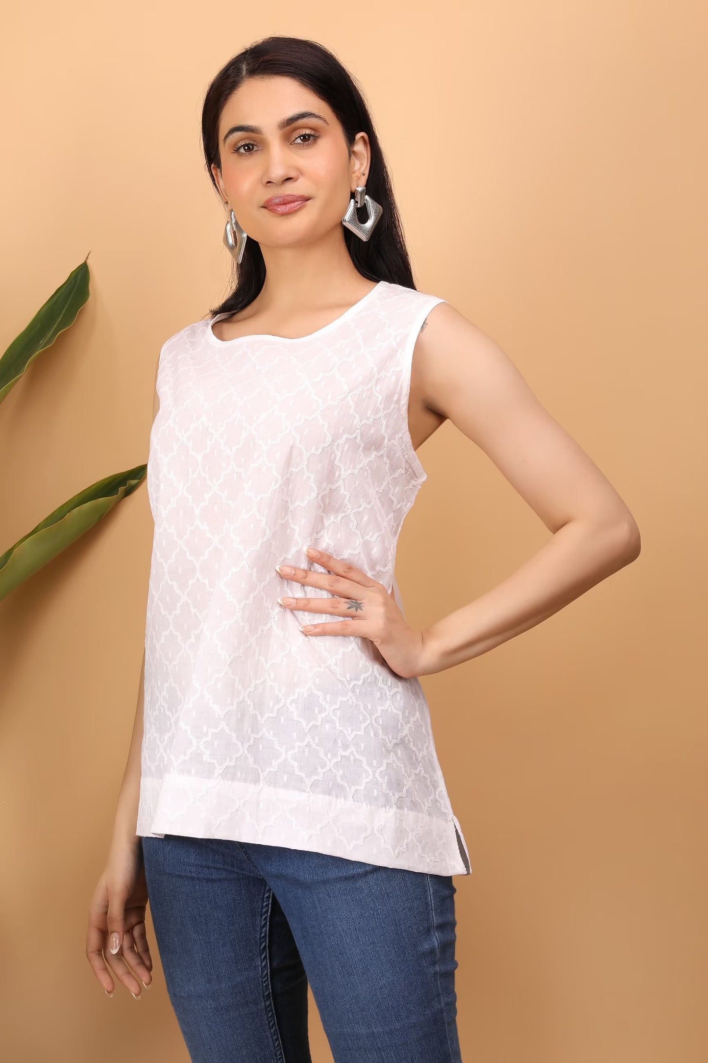 Shwet Women White Hand Embroidered Chikankari Sleeveless Top