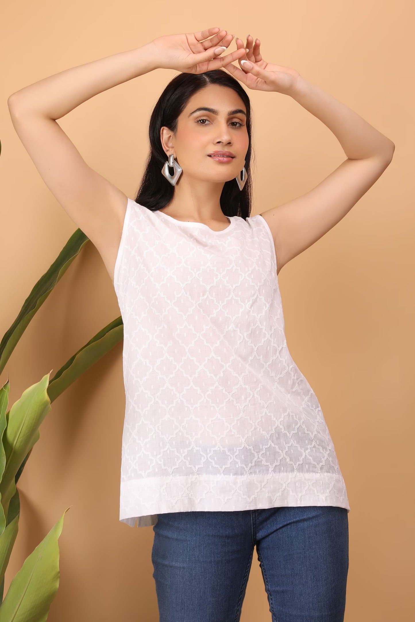 Shwet Women White Hand Embroidered Chikankari Sleeveless Top