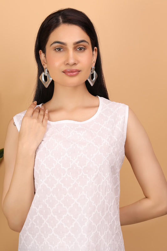 Shwet Women White Hand Embroidered Chikankari Sleeveless Top