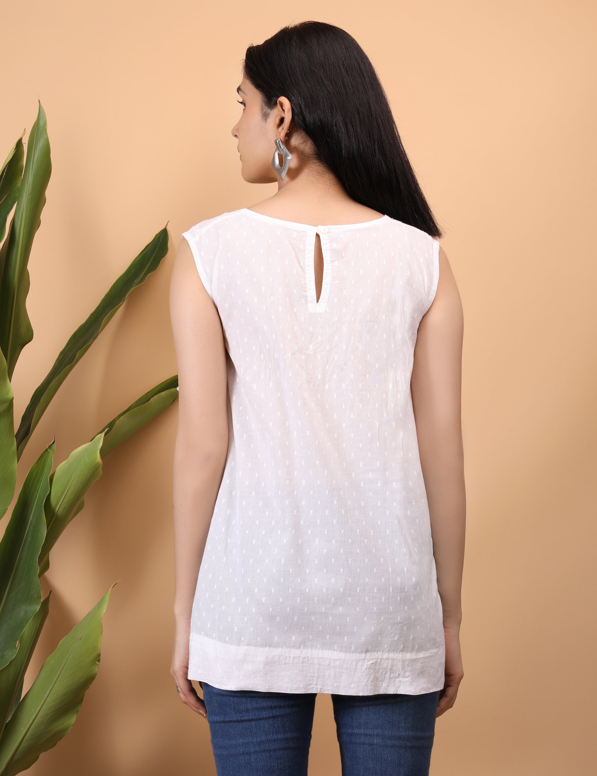 Shwet Artistry shwet women white chikankari sleevless top - Premium Chikankari Collection