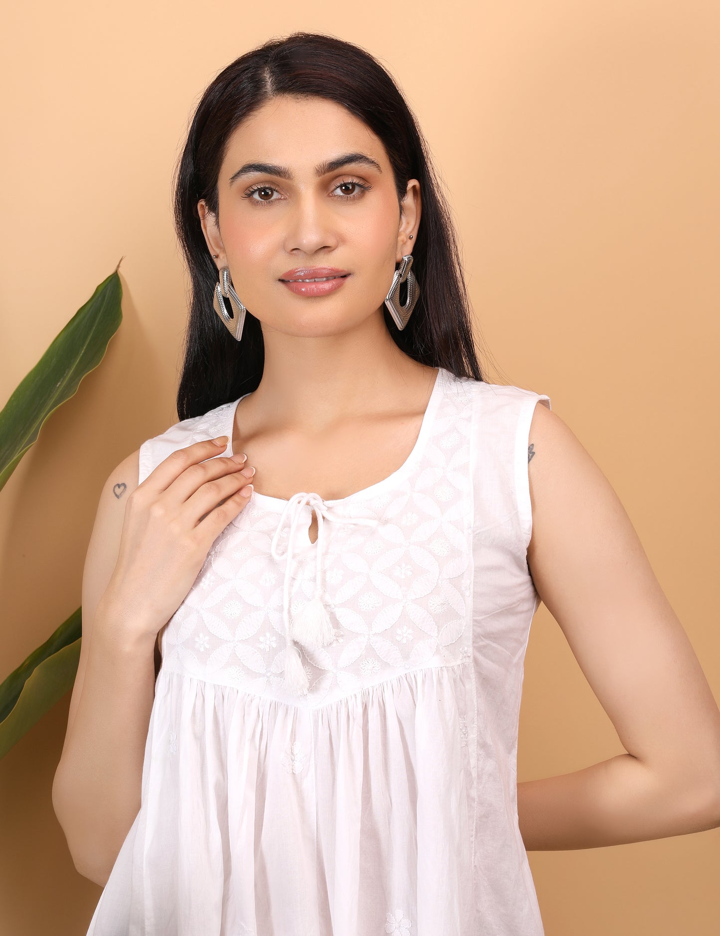 Shwet Artistry Shwet Women White Chikankari Sleevless Yoke Top - Premium Chikankari Collection