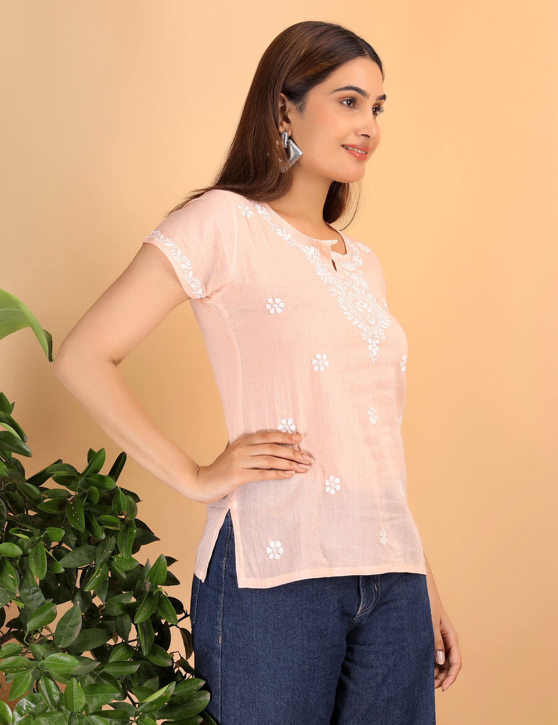 Shwet Artistry Shwet Women Peach Chikankari Cotton Short Top - Premium Chikankari Collection