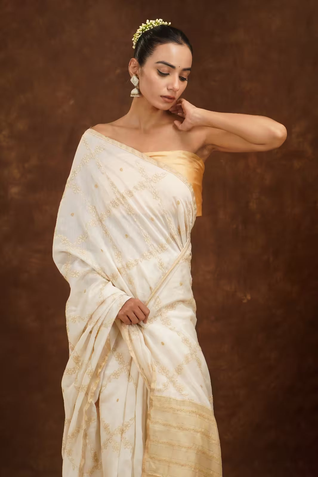 Shwet Women Hand Embroidered Chikankari Off-White Saree