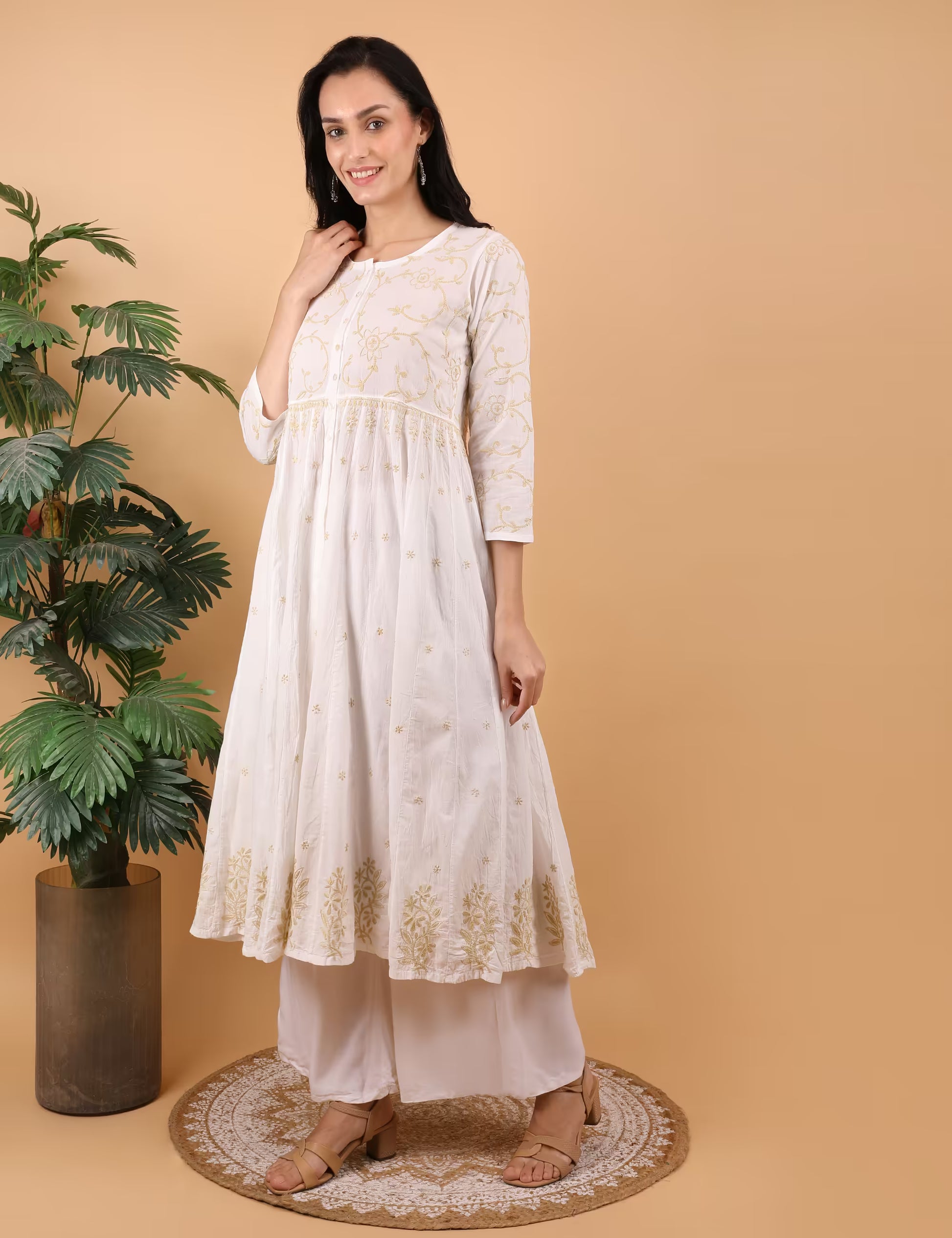 Shwet Women Hand Embroidered Chikankari White Shrug - Shwet Artistry