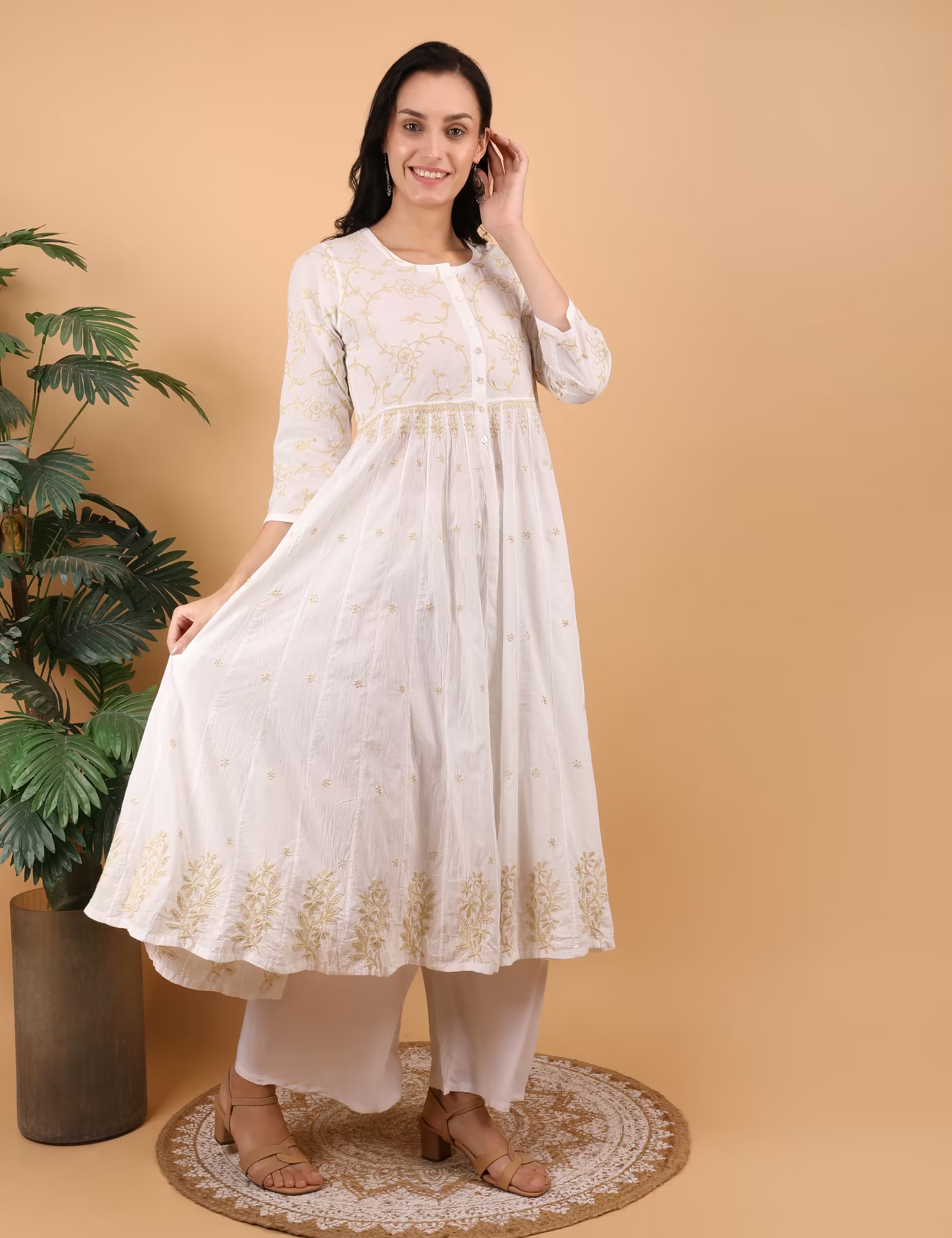 Shwet Women Hand Embroidered Chikankari White Shrug - Shwet Artistry