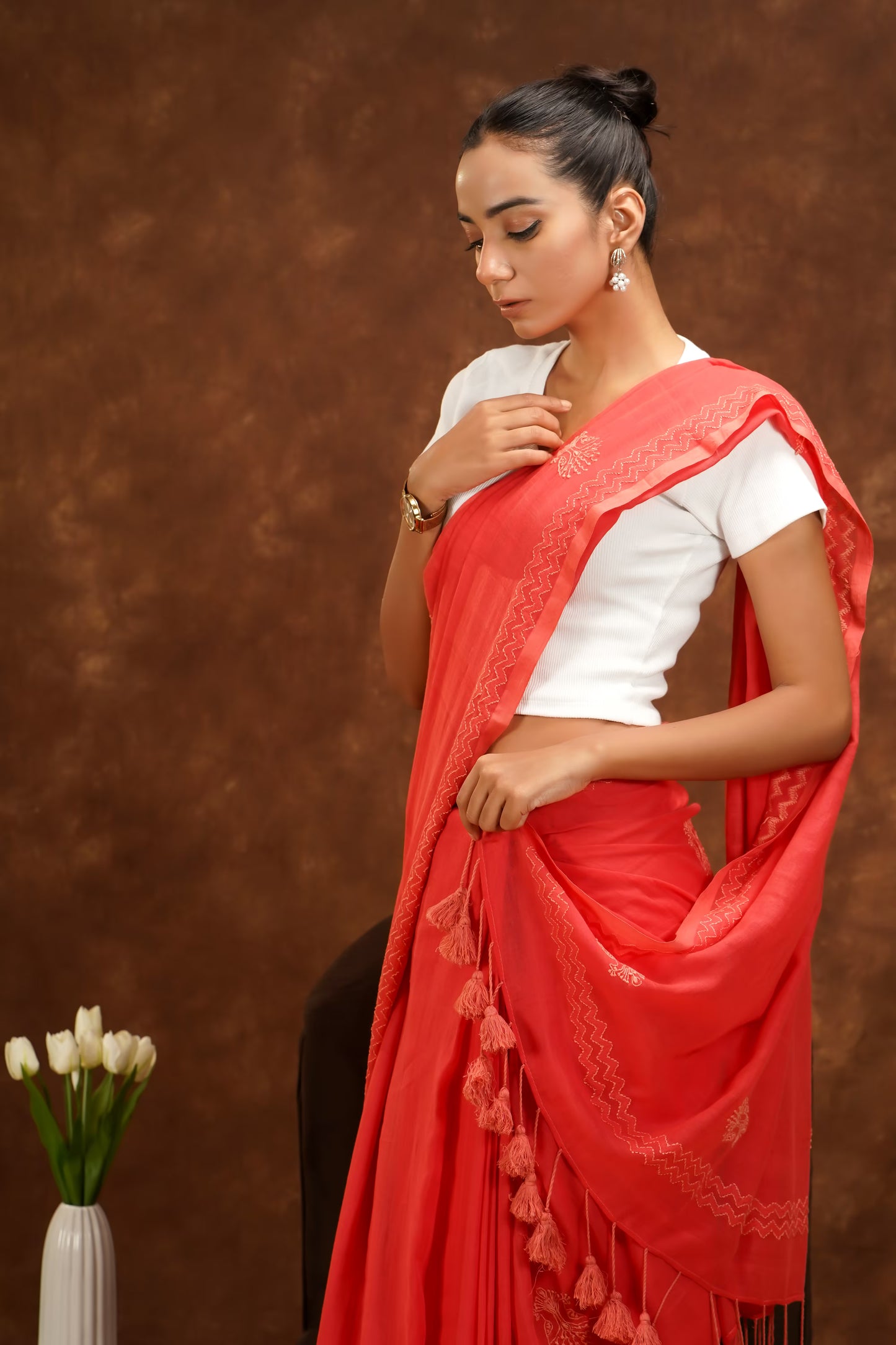 Shwet Women Coral Pink Hand Embroidered Chikankari Saree